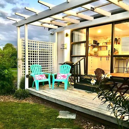 Villa Rustling Oaks Nz Tropical Tiny House Tamahere Esterno foto