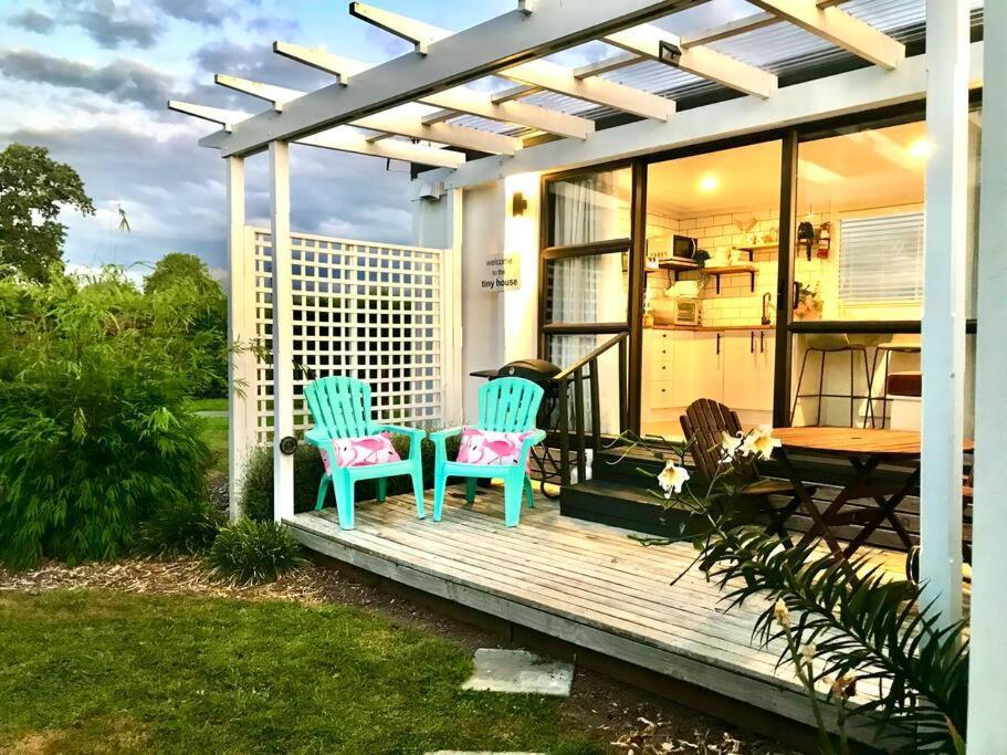 Villa Rustling Oaks Nz Tropical Tiny House Tamahere Esterno foto
