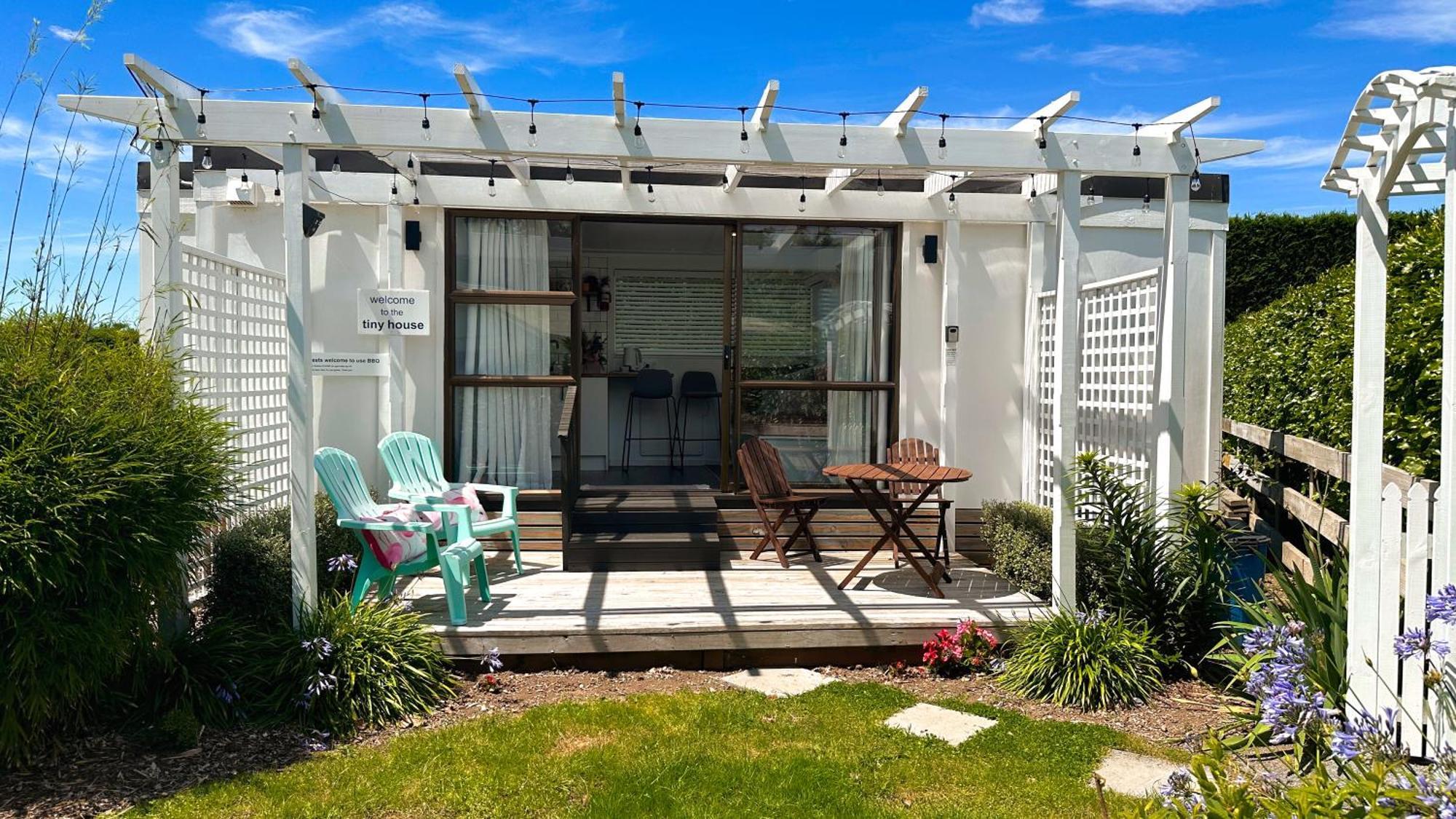 Villa Rustling Oaks Nz Tropical Tiny House Tamahere Esterno foto